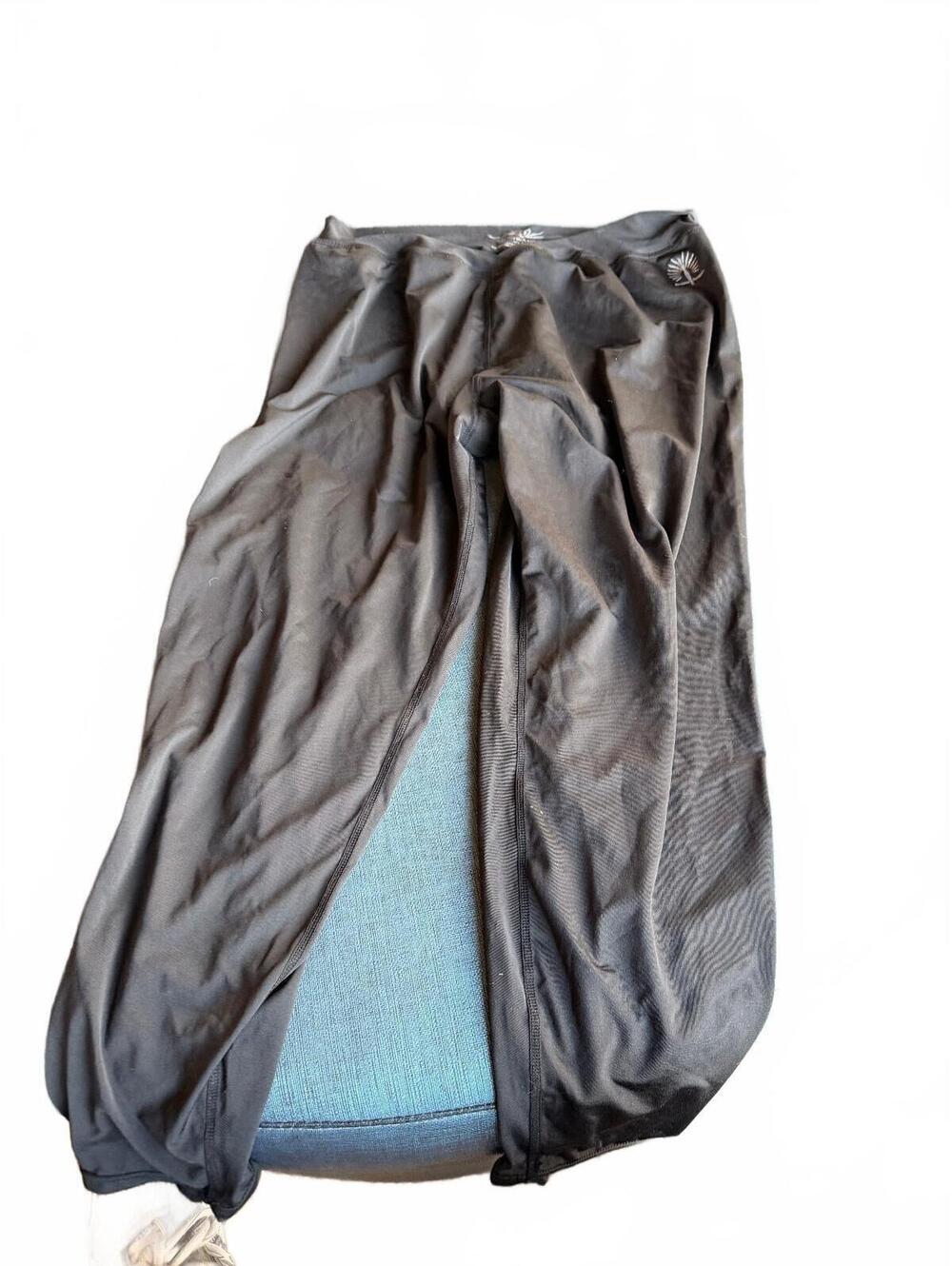 Snow Angel Black Athletic Leggings